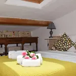 Sade - Central, Charming, For 6 * Antibes