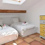Sade - Central, Charming, For 6 *