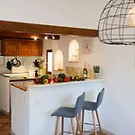 Sade - Central, Charming, For 6 Antibes
