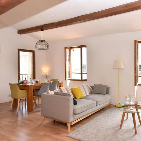 Apartment Sade - Central, Charming, For 6 *