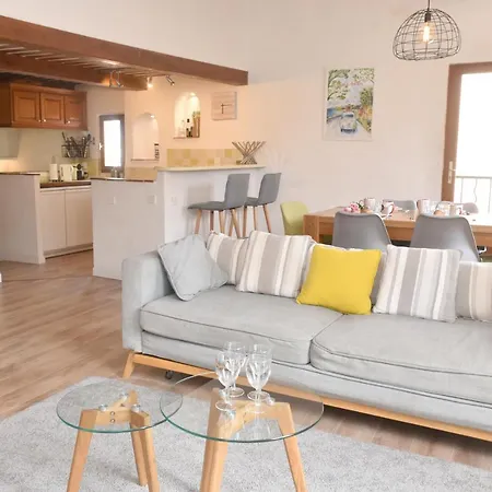 Appartamento Sade - Central, Charming, For 6 *