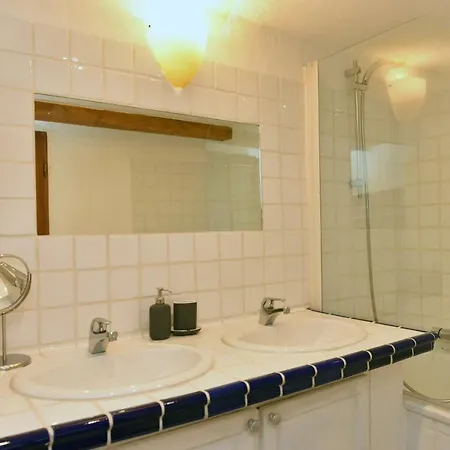 Appartement Sade - Central, Charming, For 6
