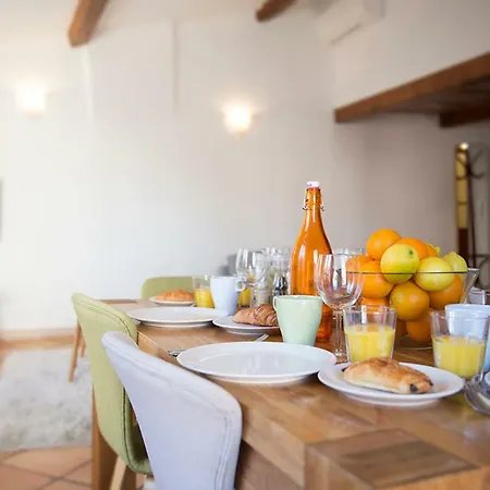 Sade - Central, Charming, For 6 *