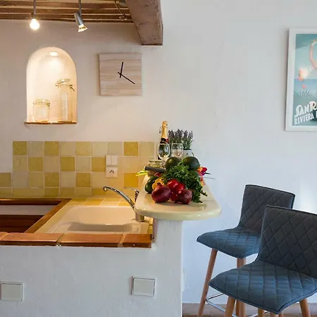 Sade - Central, Charming, For 6 Apartment