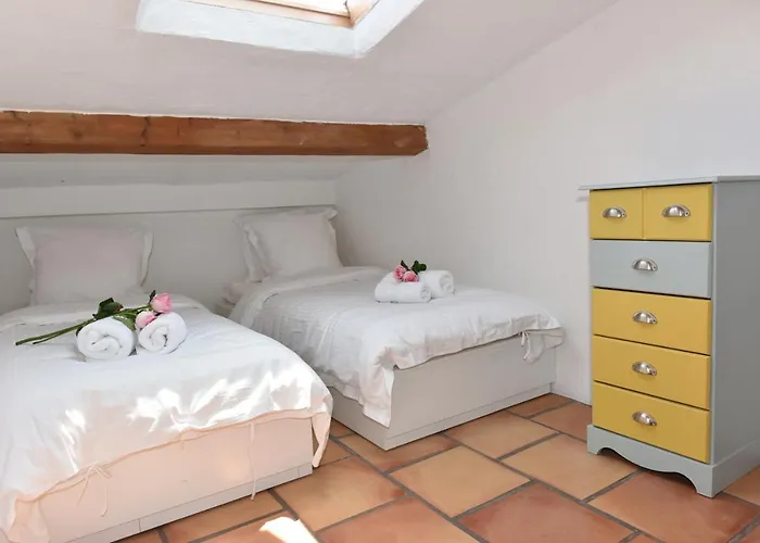 Sade - Central, Charming, For 6 *