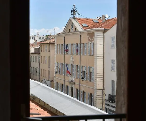 Sade - Central, Charming, For 6 昂蒂布