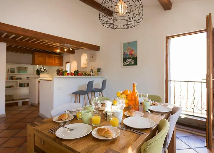 Sade - Central, Charming, For 6 昂蒂布