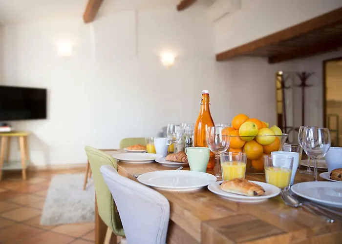 Sade - Central, Charming, For 6 *